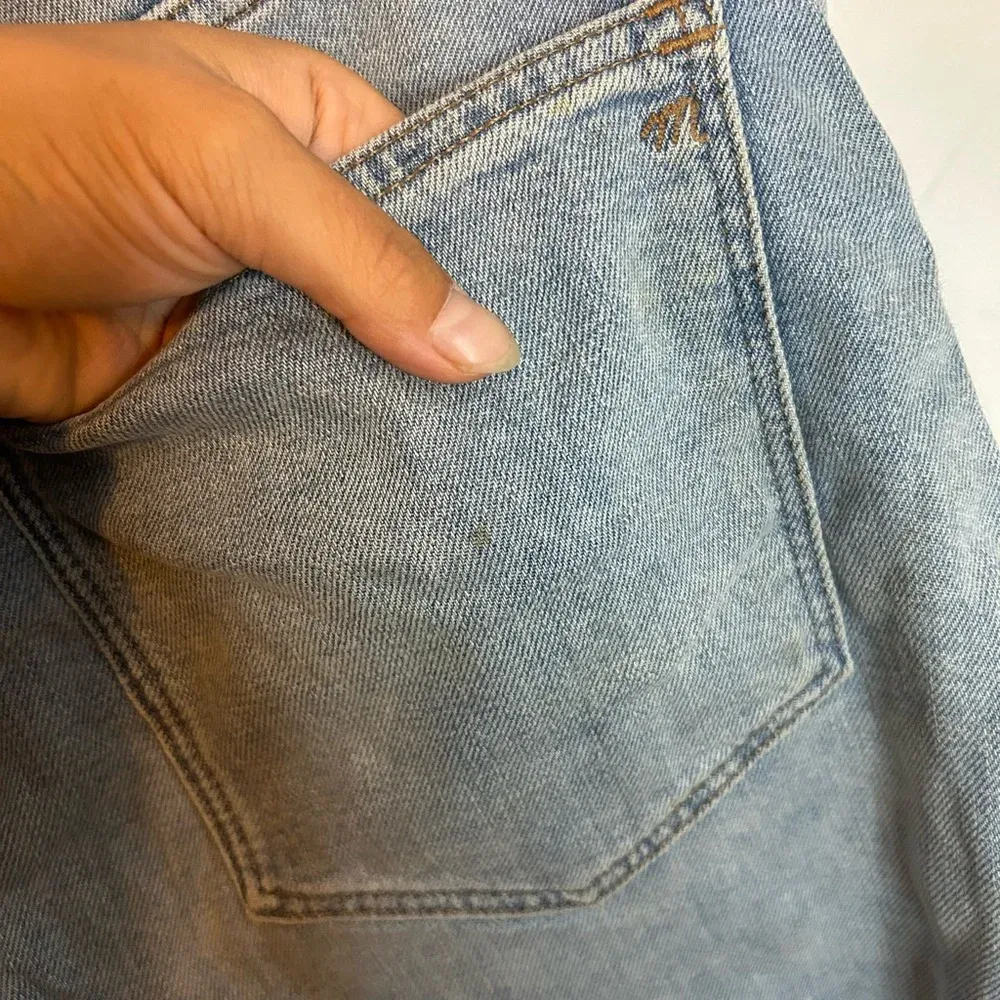 Madewell Curvy High Rise Denim Shorts in Watt Wash - Image 9