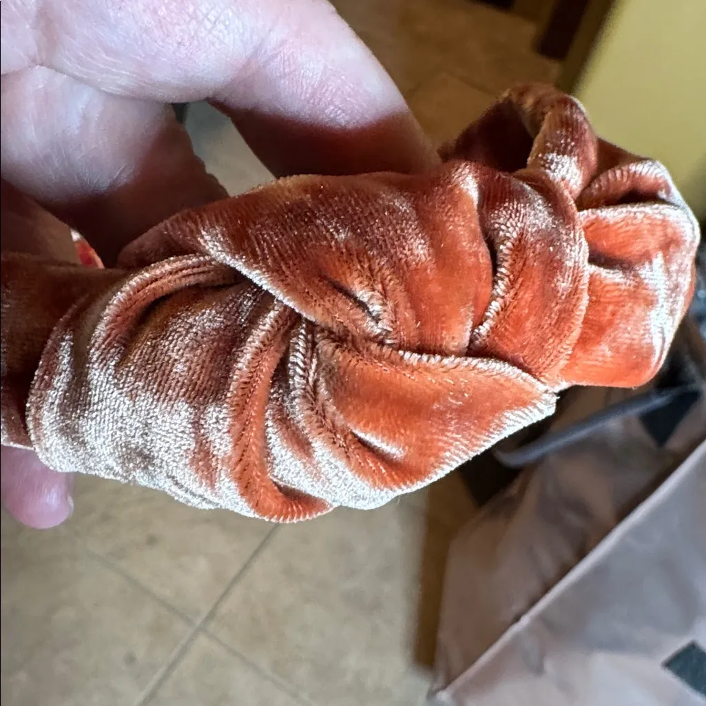 NWOT Iris Atelier Handmade Elegant Top Knot Velvet Headband in Rust Brown - Image 4