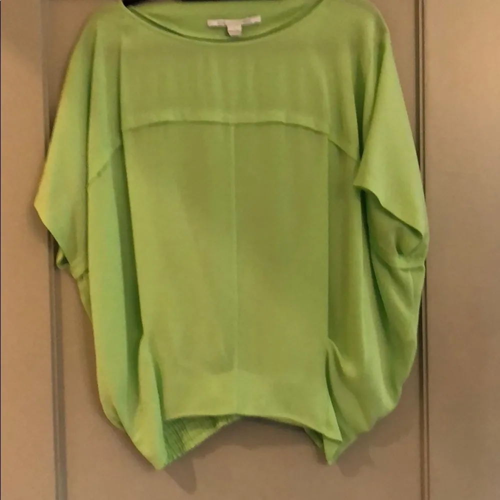 DVF SZ S ON TREND COLOR! Flattering & EASY TO WEAR - Image 2