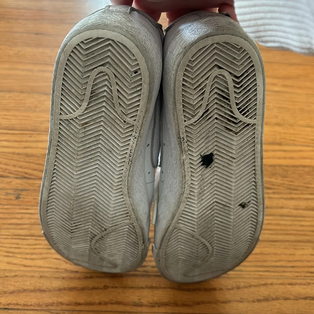 Nike tennis shoes - Image 3