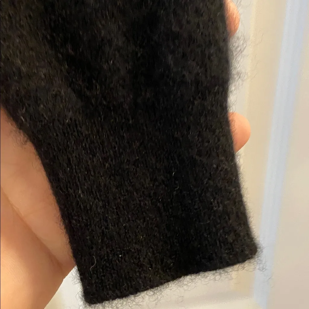 Garnet Hill Classic Black V-Neck Sweater 100% Cashmere length 21” bust 30” - Image 4