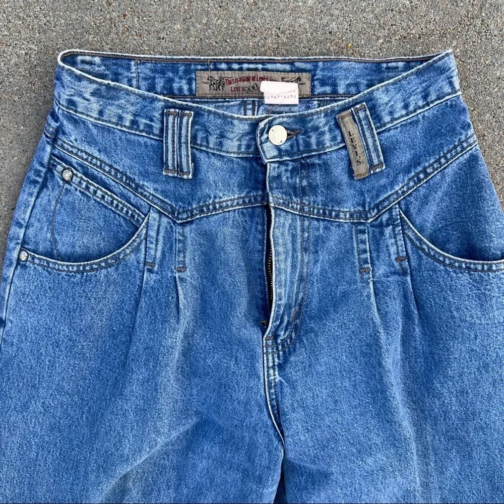 Rare Vintage 90’s Levi’s 900 Series high rise pleated bareback taper ankle jeans - Image 4