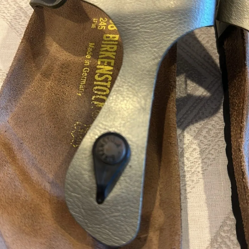 Birkenstock Women’s Gizeh Birko-Flor Silver Flip Flop - Size 38 - Image 2