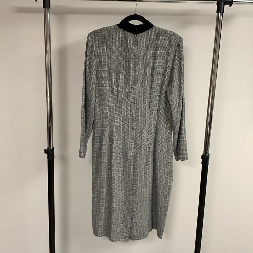 Vintage EJM Black & White Plaid Dress with Velvet Trim Size 10 - Image 4