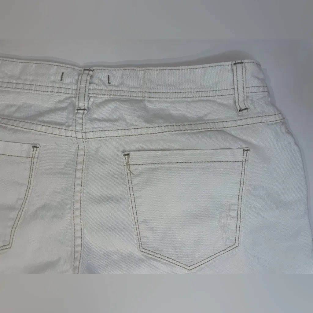 Free‎ People Women's White Denim Shorts Size 29 - Image 5