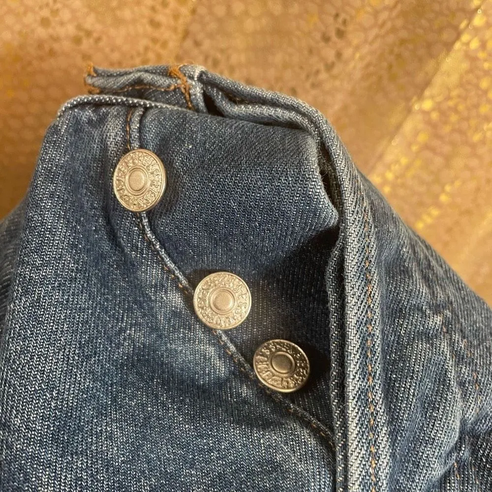 Express Dark Wash Mid Rise Covered Button Fly Boyfriend Jean Shorts 10 NWT - Image 4