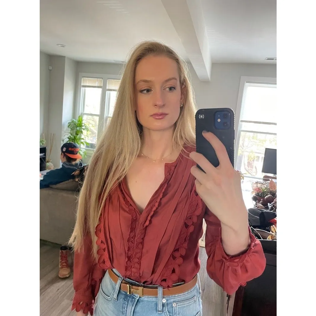 REBECCA TAYLOR Rustic Red Embroidered Silk Blend V-Neck Button Top size 2 - Image 9