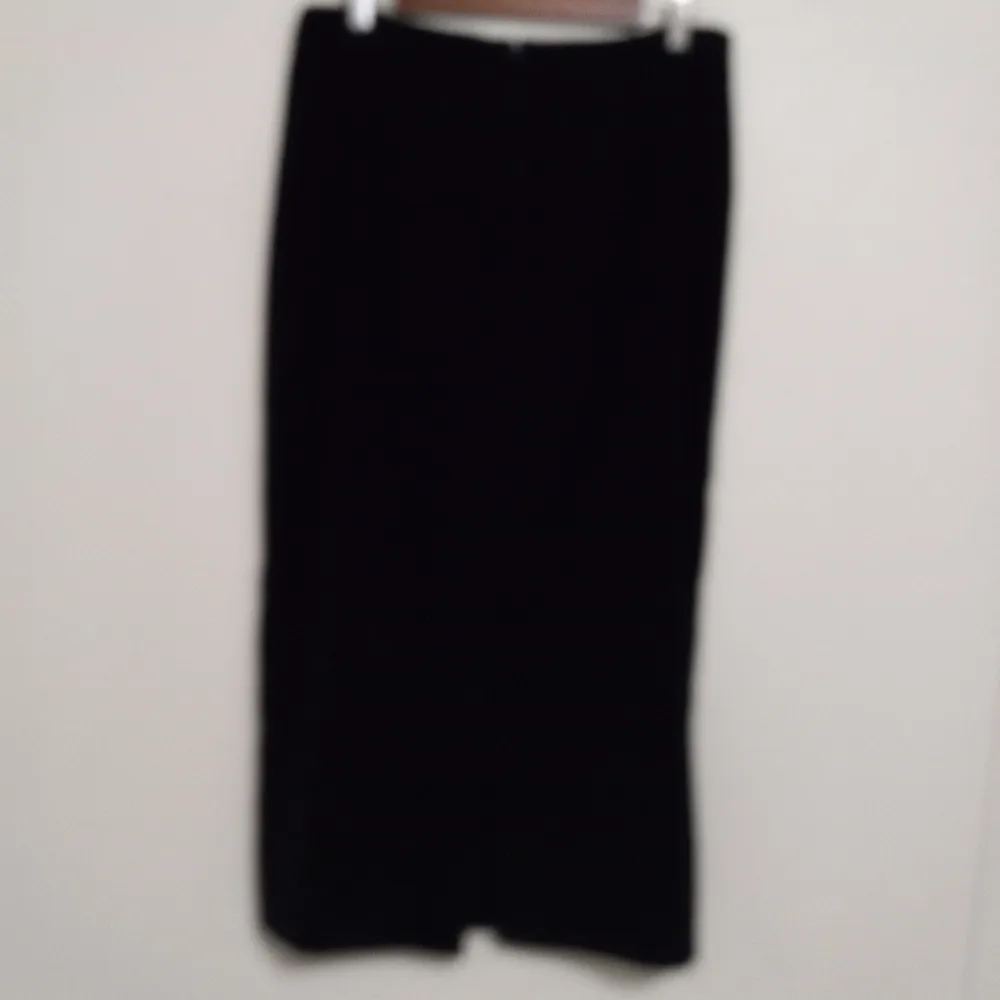 Briggs NY 14 Faux Suede Midi Skirt in Black Plus Funeral - Image 3