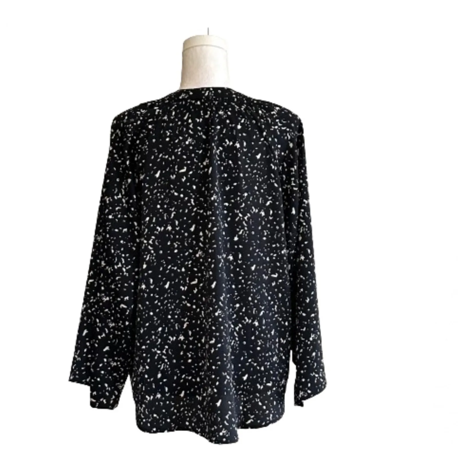Bishop + Young Top Blouse Black White Speckled Print 3/4 Sleeve Tie Neck XS NEW - Image 4