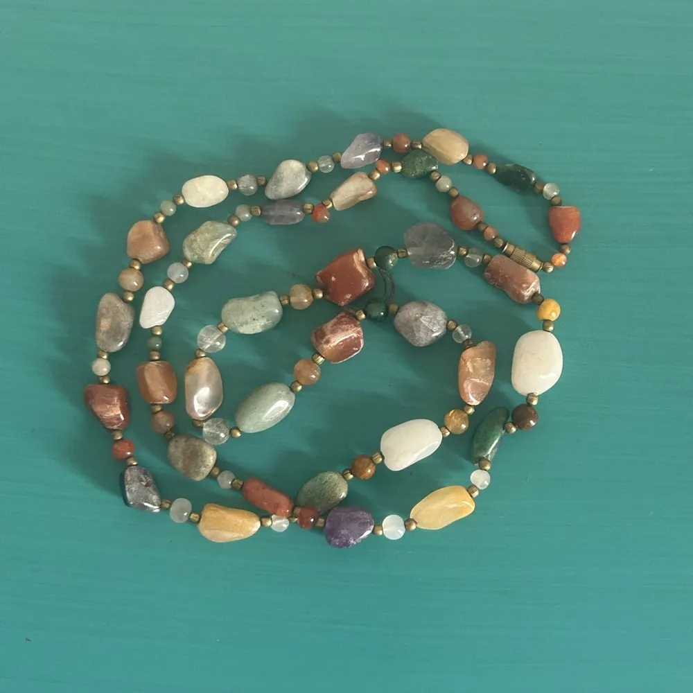 Vintage Long Mixed Jasper Agate Stone Bead Necklace with Gold Tone Spacers Green - Image 4