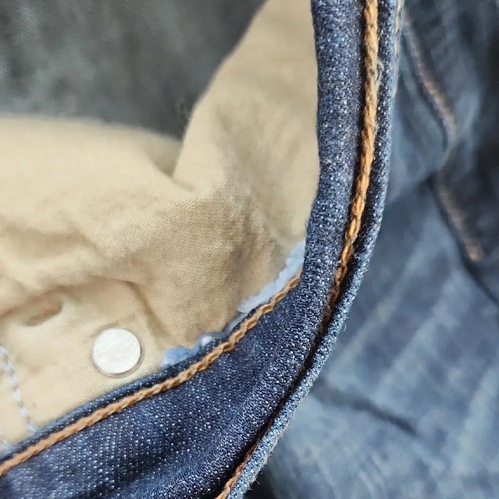 Levi's 512 Perfectly Slimming Cropped Capri Jeans Blue 32 - Image 3