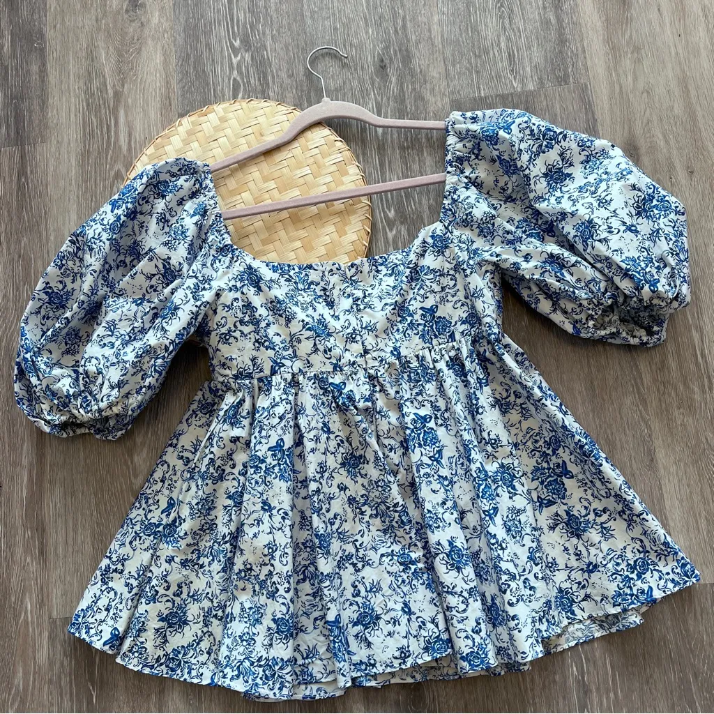 Caroline constas brie babydoll blue floral cottagecore puff sleeve top Size M - Image 8