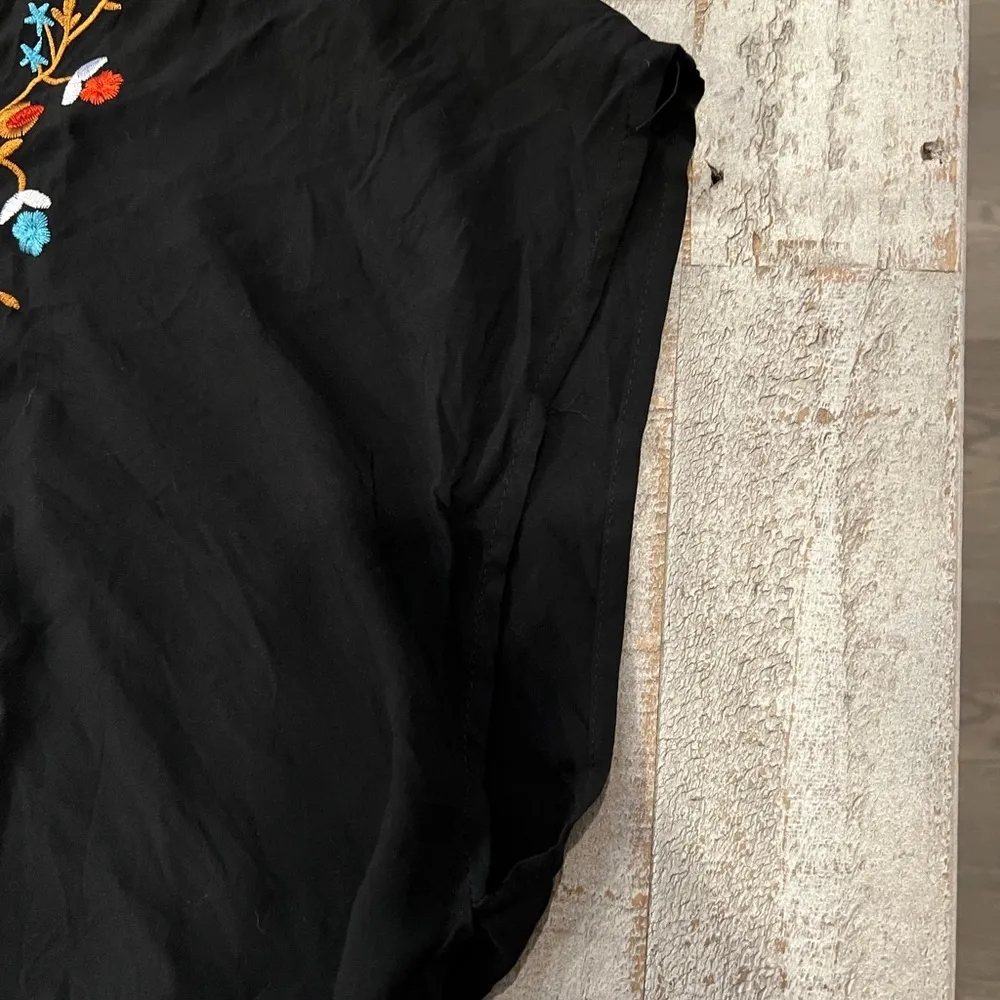 Women’s Shein Black Medium V Neck Floral Tank Top Dress - Image 4