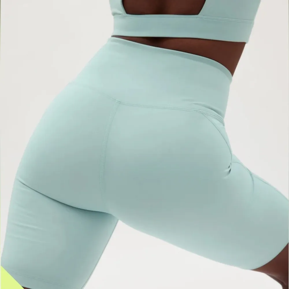 Girlfriend Collective High-Rise Bike Short Active Pickleball Granola - Image 3