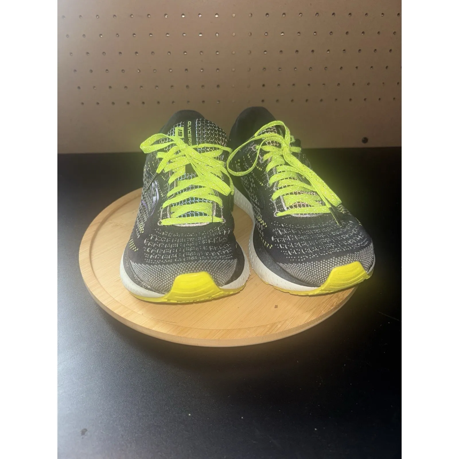 Brooks Glycerin Size 8.5 Women / GTS 19‎ Black/Metallic/yellow - Image 3