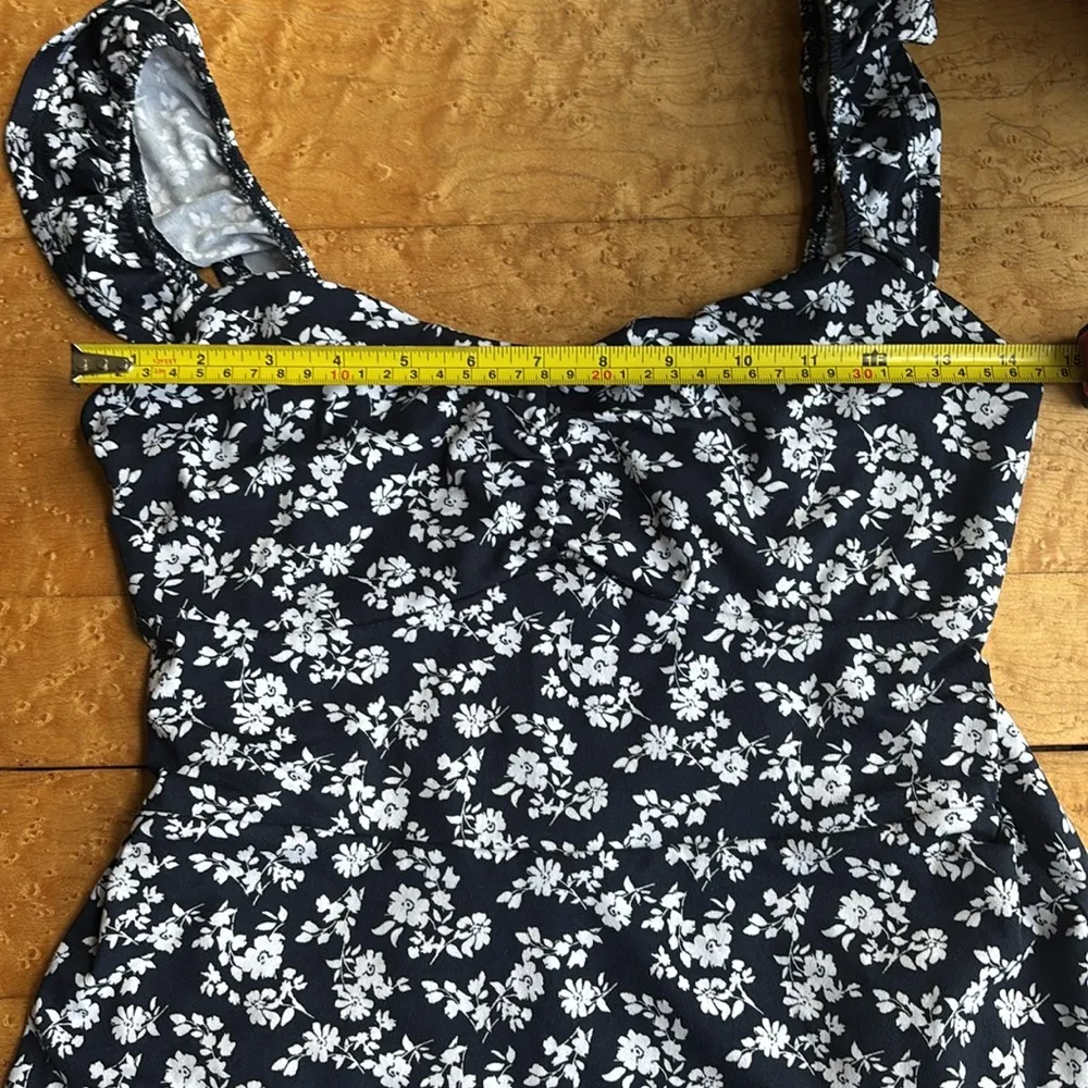 Holloster built in shorts dress - Image 9