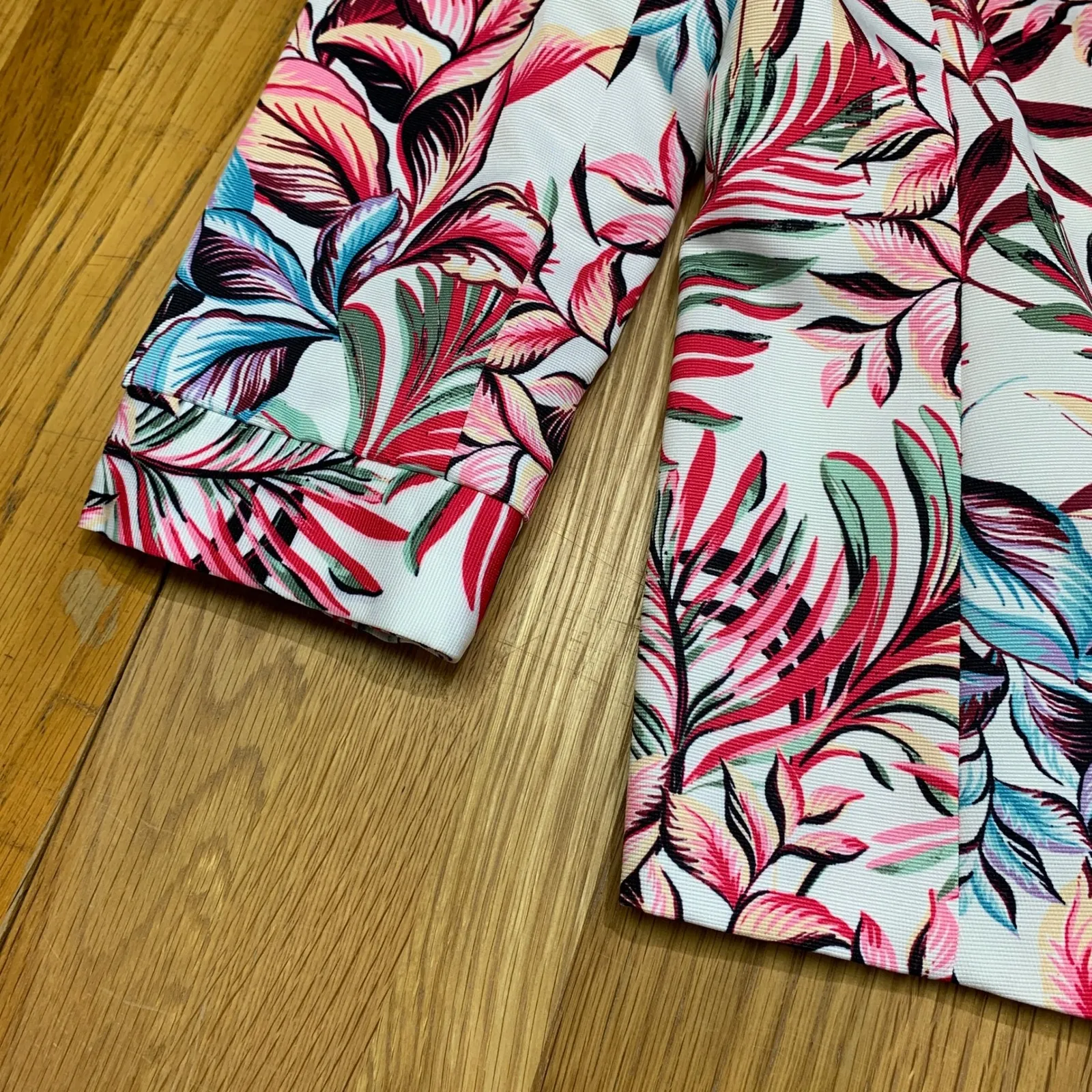 Tahari Arthur Levine Petite Tropical Floral Blazer Jacket White Pink Womens 8 Size 8P - Image 2