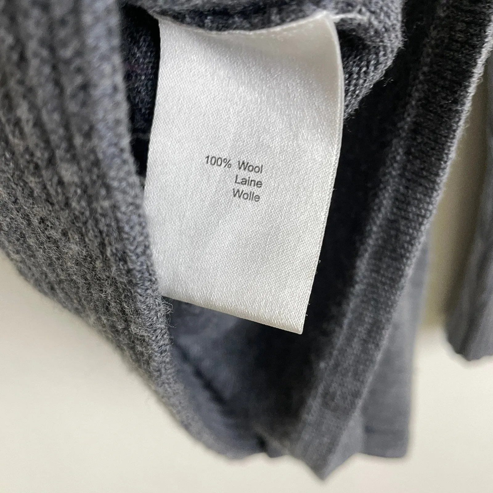 Krimson & Klover Sweater Womens Medium Gray Pullover Merino Wool V Neck Striped - Image 9