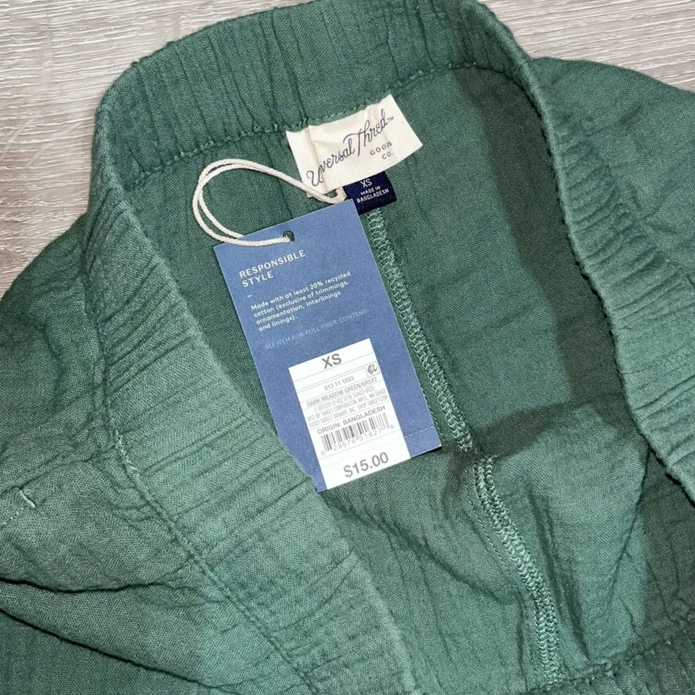 Universal thread NWT linen shorts green - Image 7