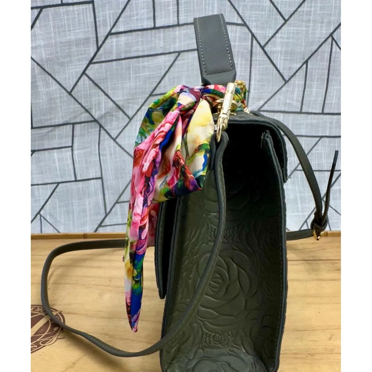 Betsey Johnson Tophandle Handbag Floral Embossed Detachable Strap Womens purse - Image 6