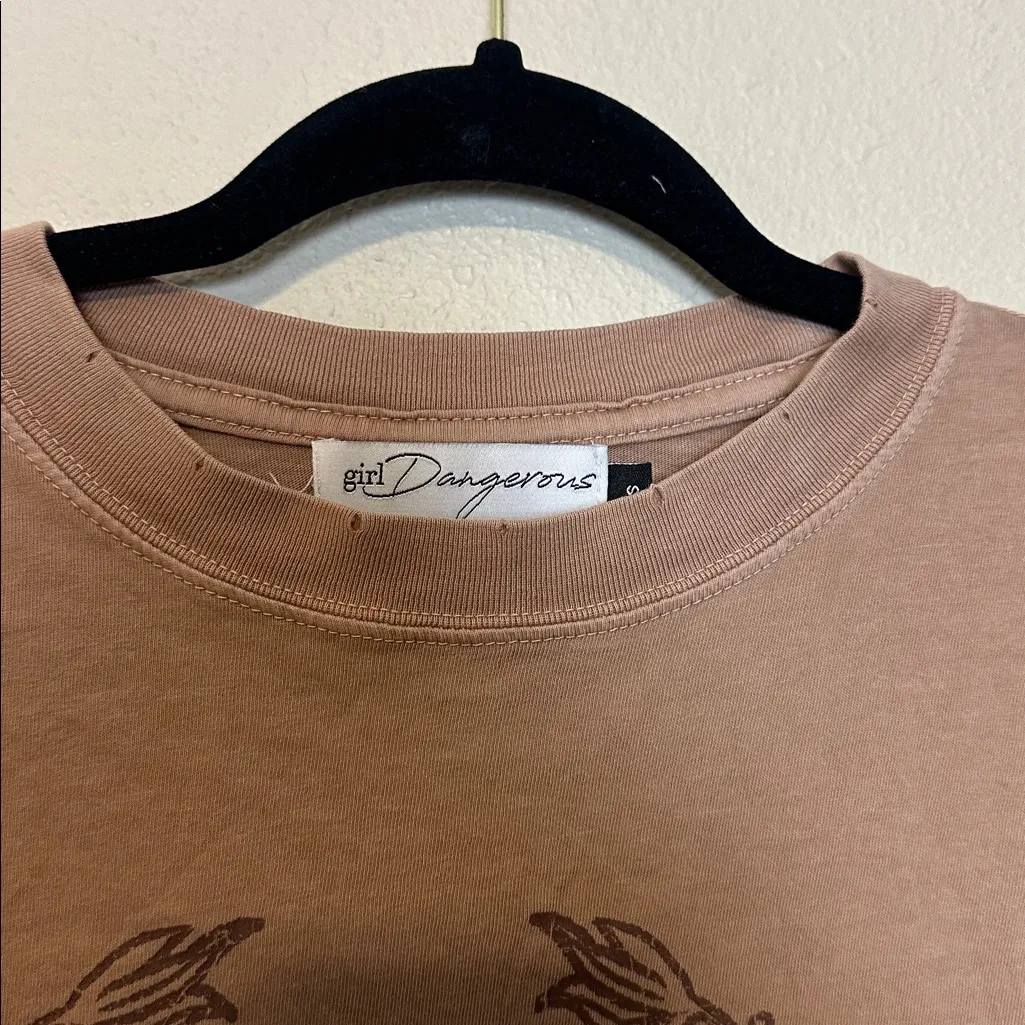 Girl Dangerous Collegiate Leo Graphic T - Image 5