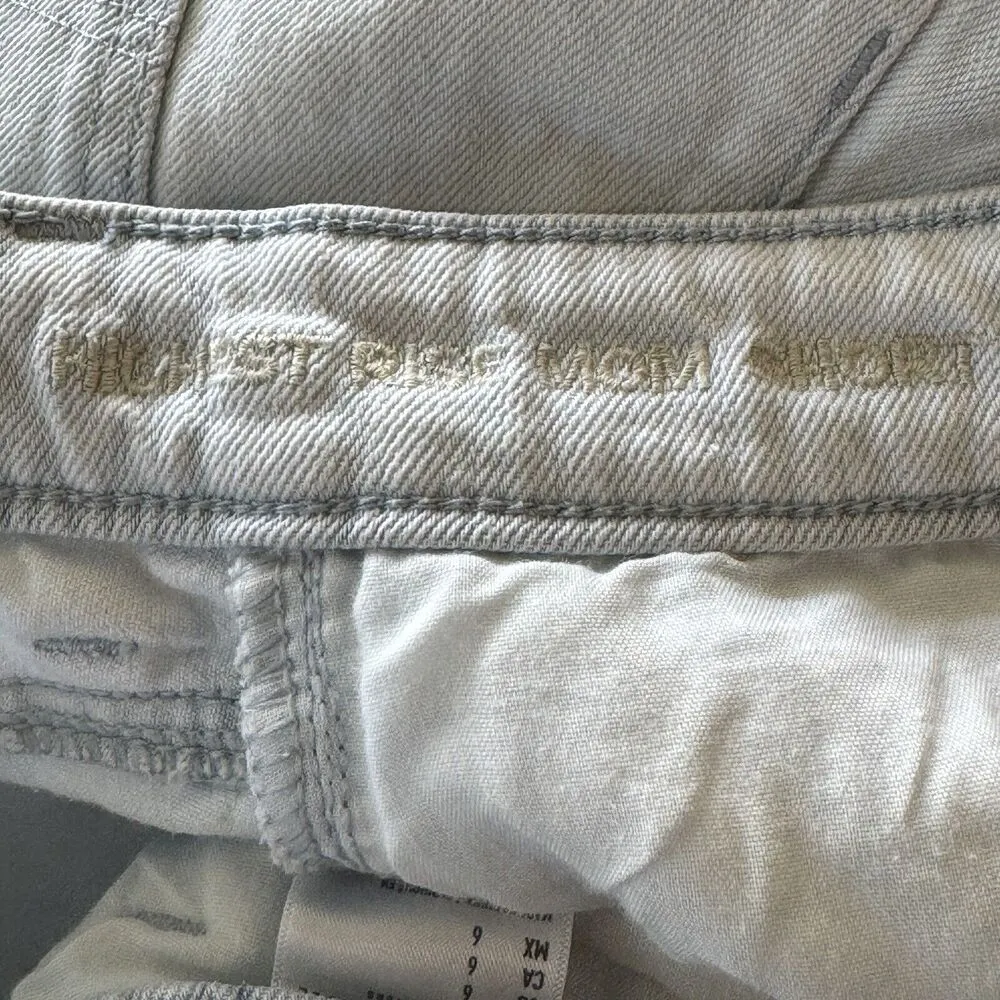 American Eagle SZ 6 Mom Jean Shorts Highest-Rise Tie-Dye Frayed Hems Light Wash - Image 6