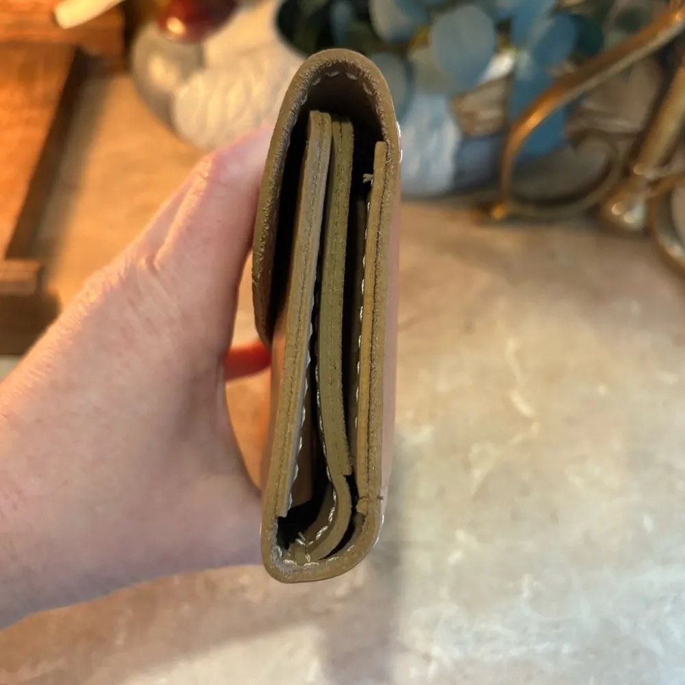 Justin Tan and White Leather Wallet with Flap Closure. Genuine cowhide. - Image 3