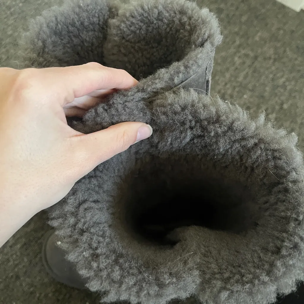 UGG Women’s 7 Bailey Button Triplet Triple Button Gray Classic Tall Boots size 7 - Image 7