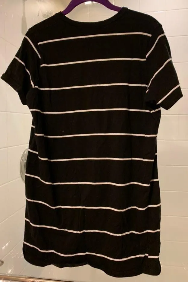 Brandy Melville Striped T-Shirt Dress  - Image 4
