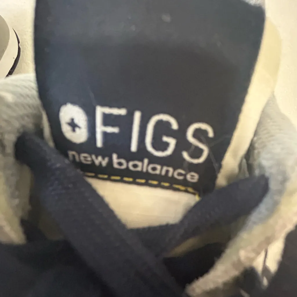 New Balance Women's Sneakers - Navy and Cream - Image 6