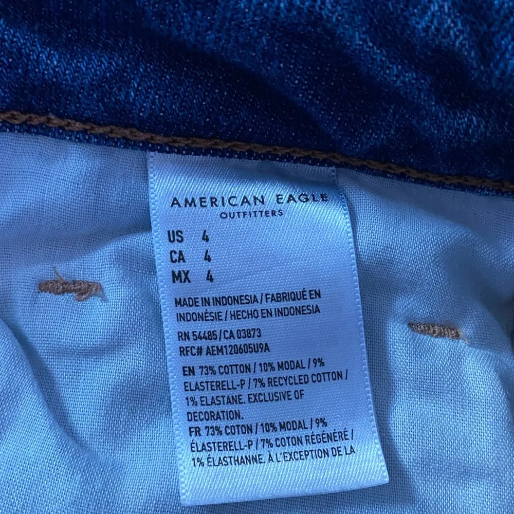 Women’s American Eagle crossover denim mom shorts size 4 - Image 2