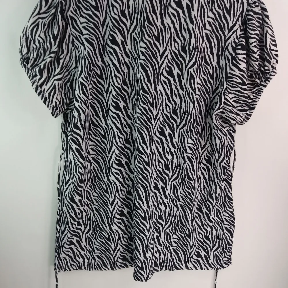 Big Strike 2X Funky Zebra Animal Print Top Plus in Black White - Image 4