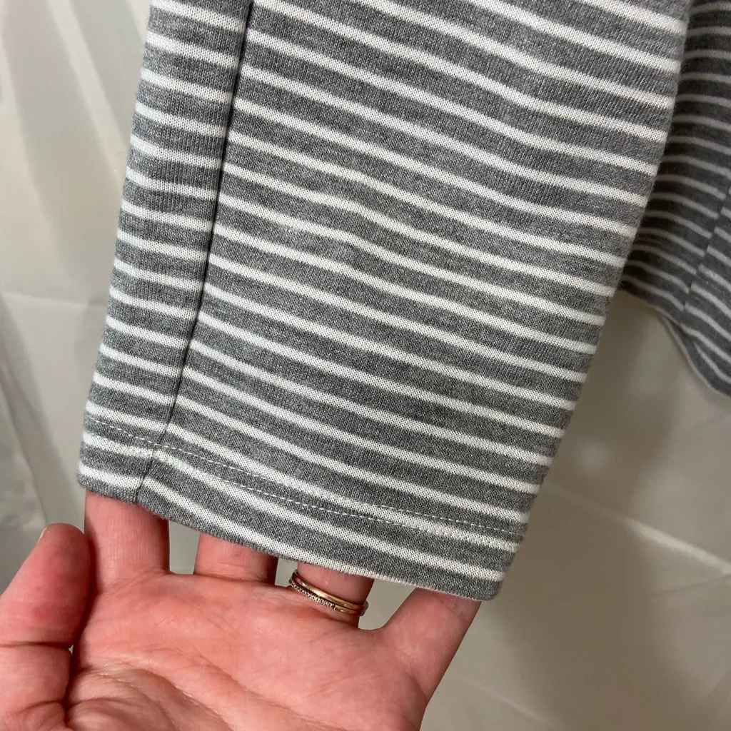 NWOT Liz Claiborne women’s gray white striped long sleeve Crewcut‎ shirt XL - Image 2