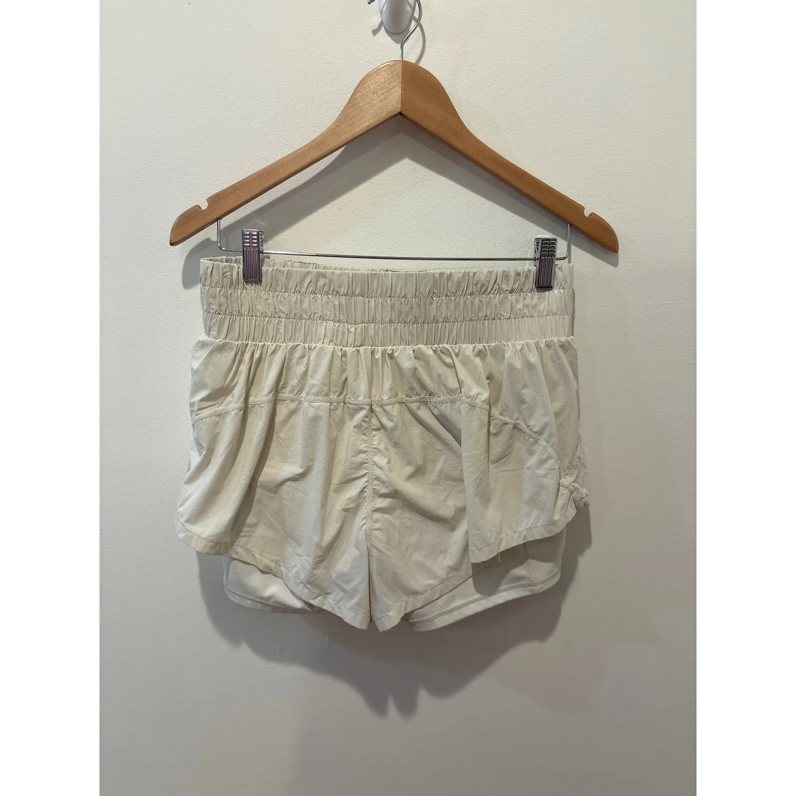 POPFLEX On The Run Shorts Size Medium Cream - Image 2