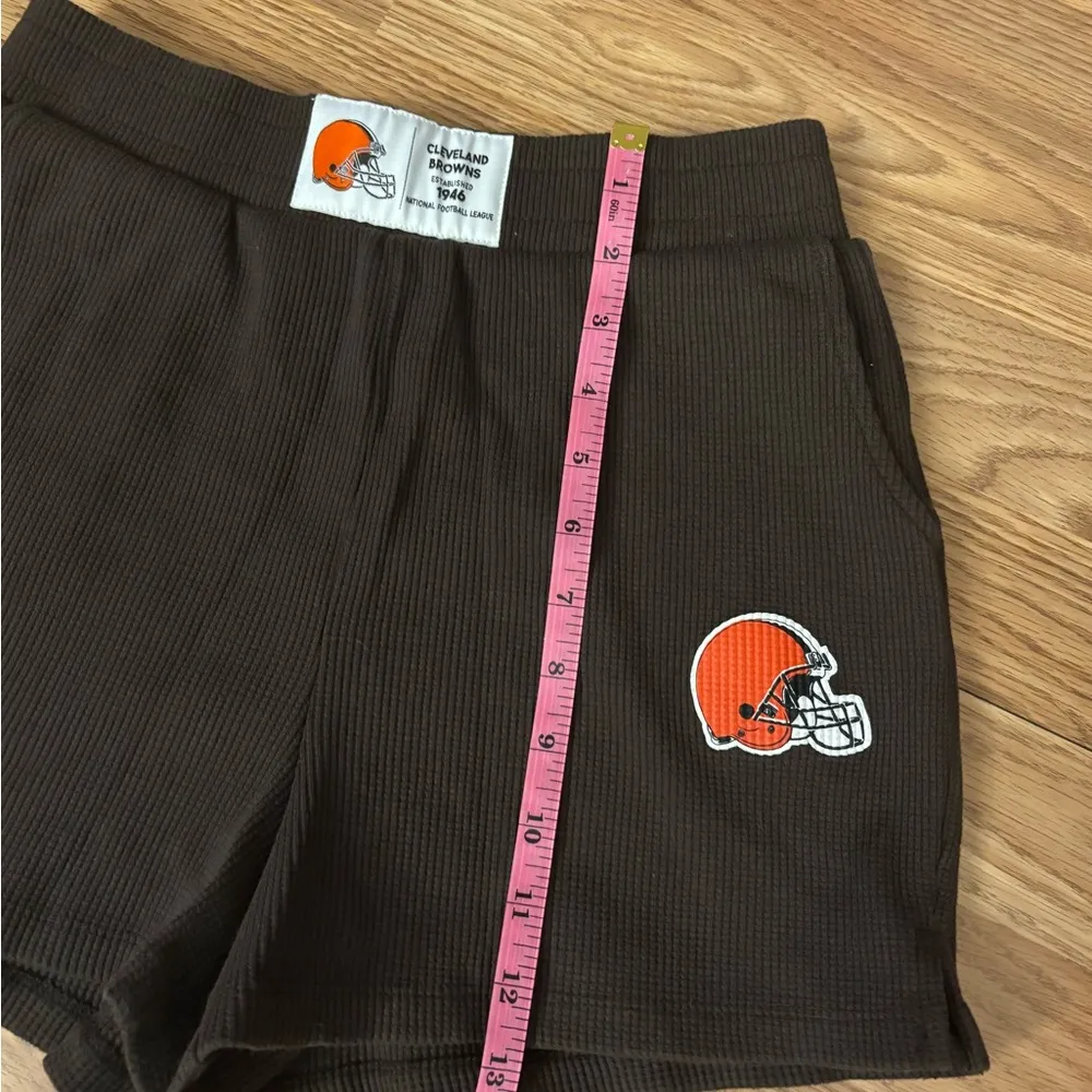 Cleveland Browns Shorts Size XS - Image 5