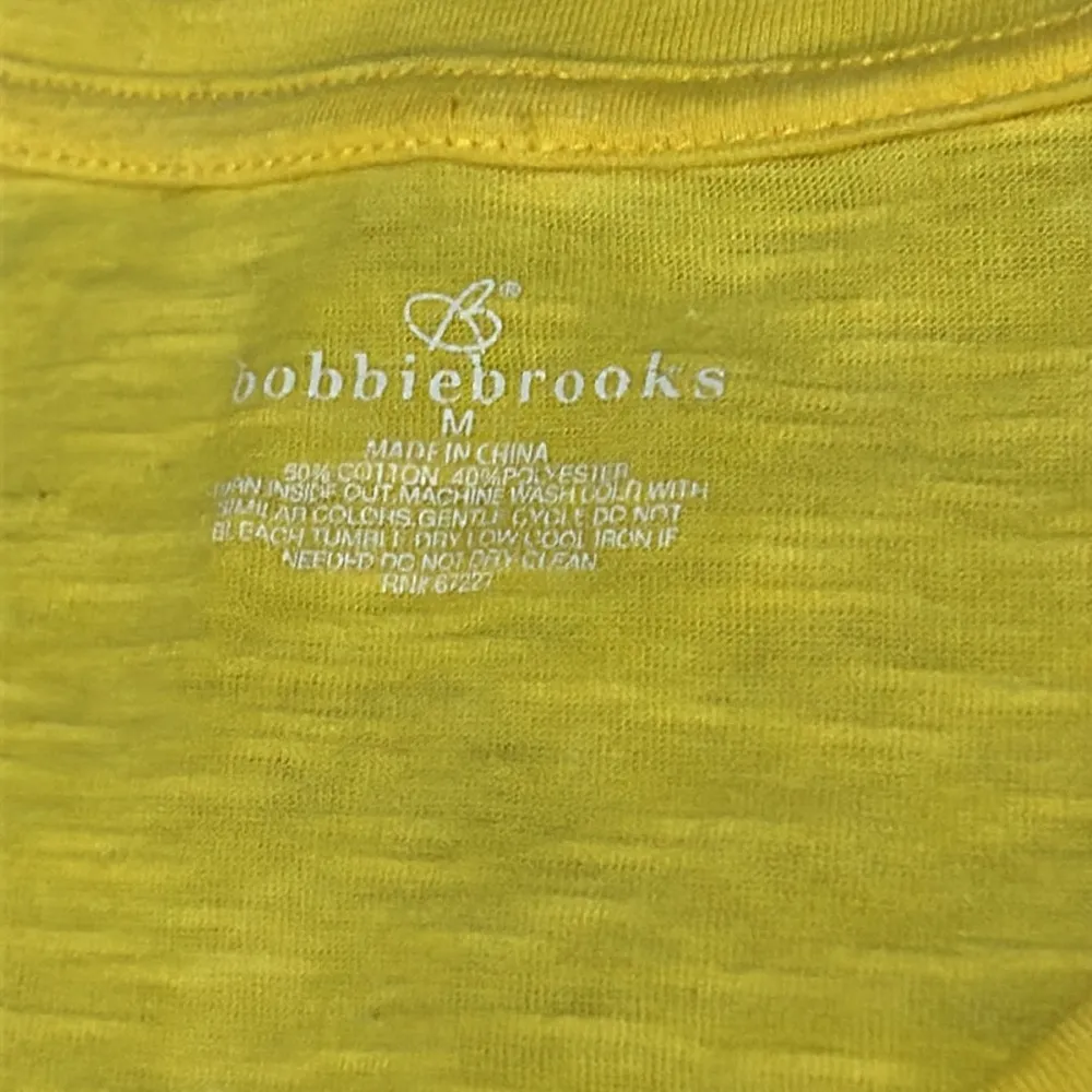 Yellow short sleeve tee in size M • Bobbie Brooks - Image 7