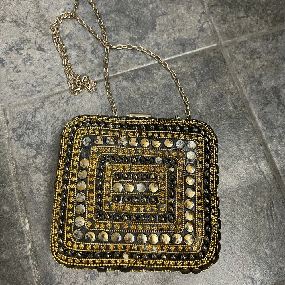 🌹LULUS Bejeweled Clutch/Crossbody Purse - Image 4