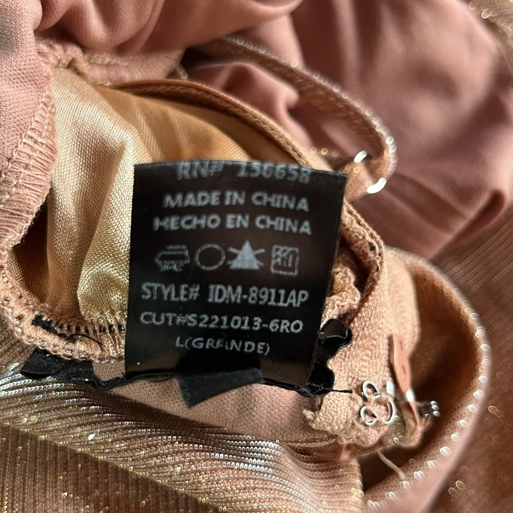 SYMPHONY (L) LONG GOLD FORMAL GLITTER DRESS WITH CRISS CROSS SPRAPS PRE-OWNED - Image 6