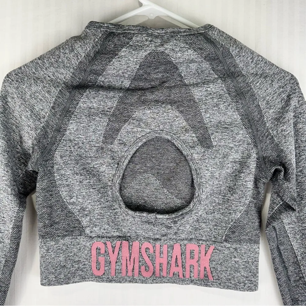 Gymshark Flex Crop Top Gray Long Sleeve Compression Workout Shirt Size Medium - Image 4