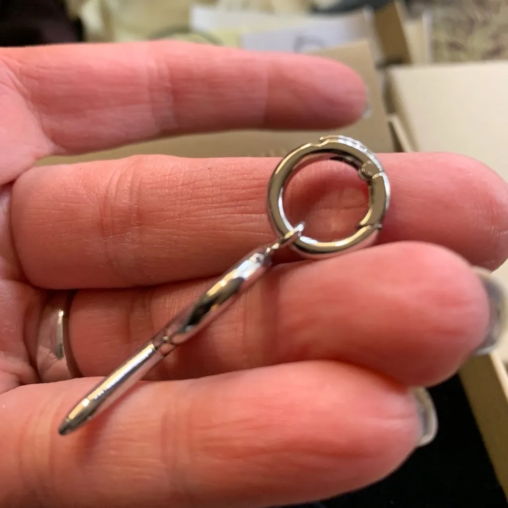 Authentic BURBERRY Silver "R" Key/Charm/pendant in box - Image 5