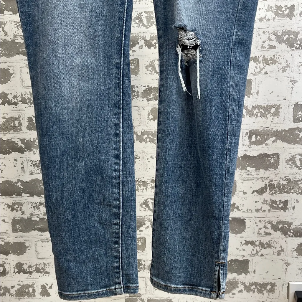 Lucky Brand Lolita Skinny Classic Blue Straight Leg Distressed Jeans Size 6 28 - Image 2