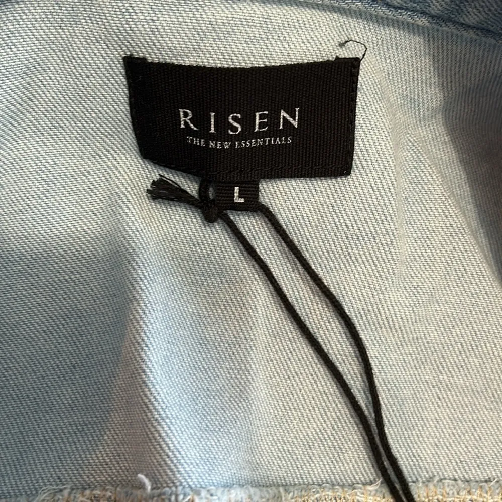 RISEN | LIGHT WASHED DISTRESSED JEAN JACKET | WOMENS SIZE LARGE | BUBBLE SLEEVE - Image 9