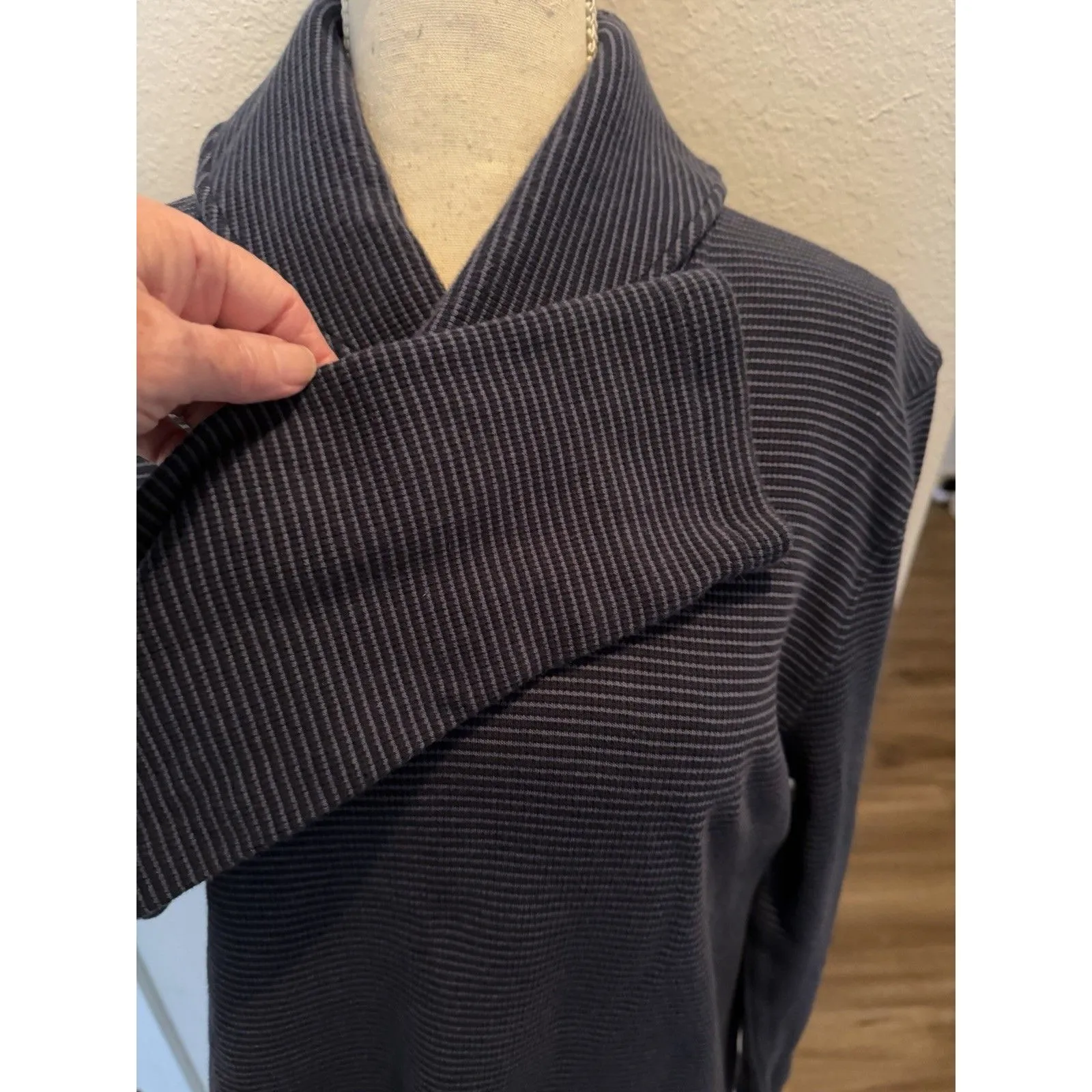 Michael Kors Women’s Large Blue Pullover - Image 5