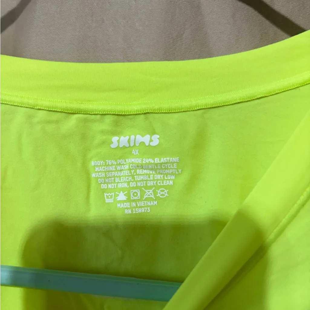 Skims neon yellow long sleeve - Image 2