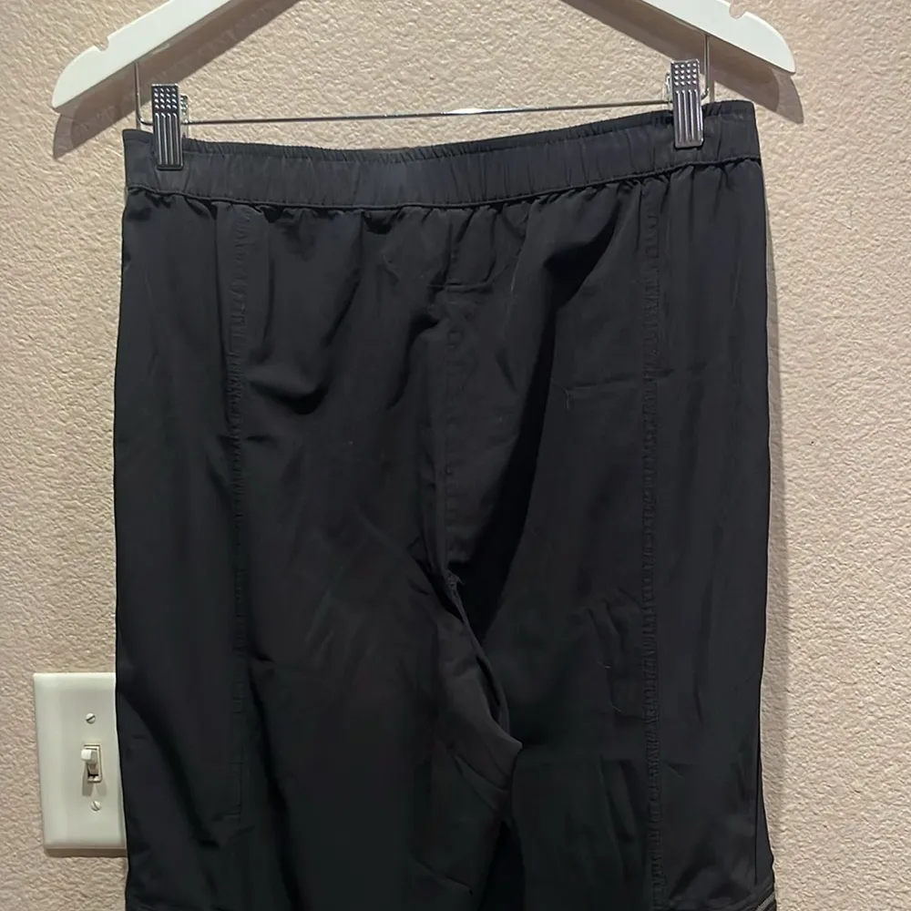 Chico’s Zenergy Women’s Cropped Black Cargo Pants Size 1 or Size 8 - Image 7