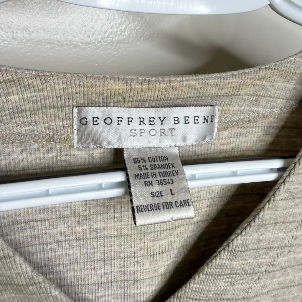 Free w/ Purchase Geoffrey Beene Sport Button Up Cardigan Top Size Large Neutral - Image 4