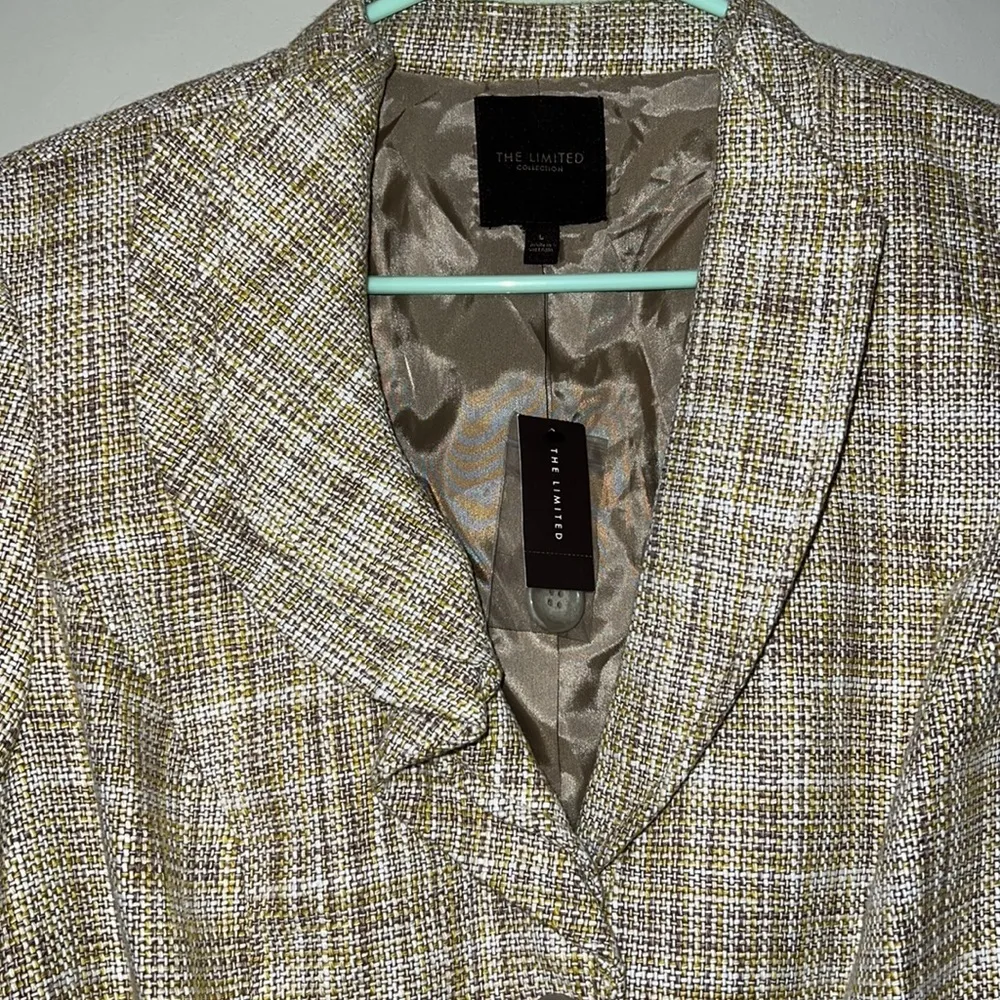 The Limited Collection large gold tan jacket textured with belt three buttons - Image 6