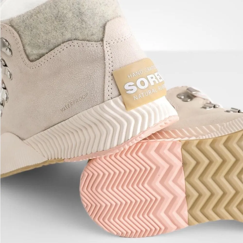 Sorel Out N About™ III Conquest Leather Boot size 9.5 - Image 2