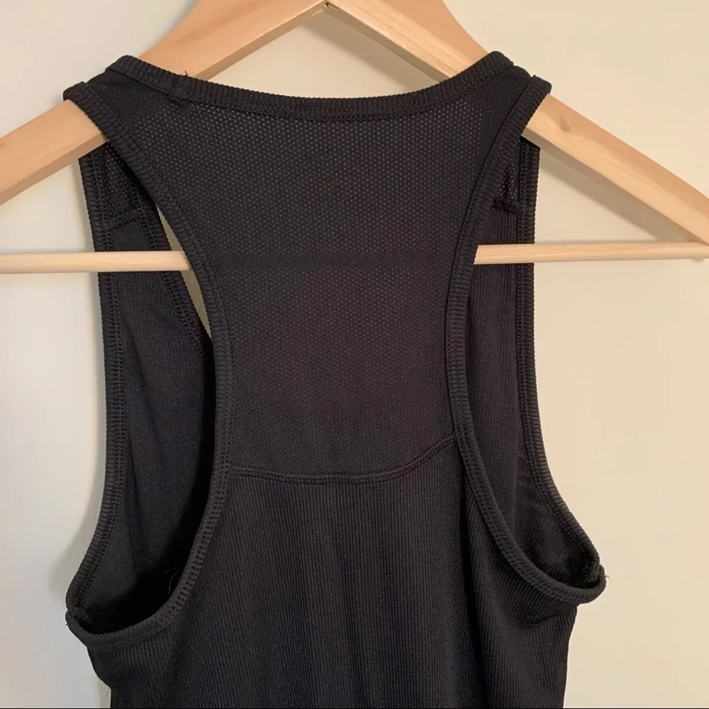 Like New Champion performance tank top - Image 4