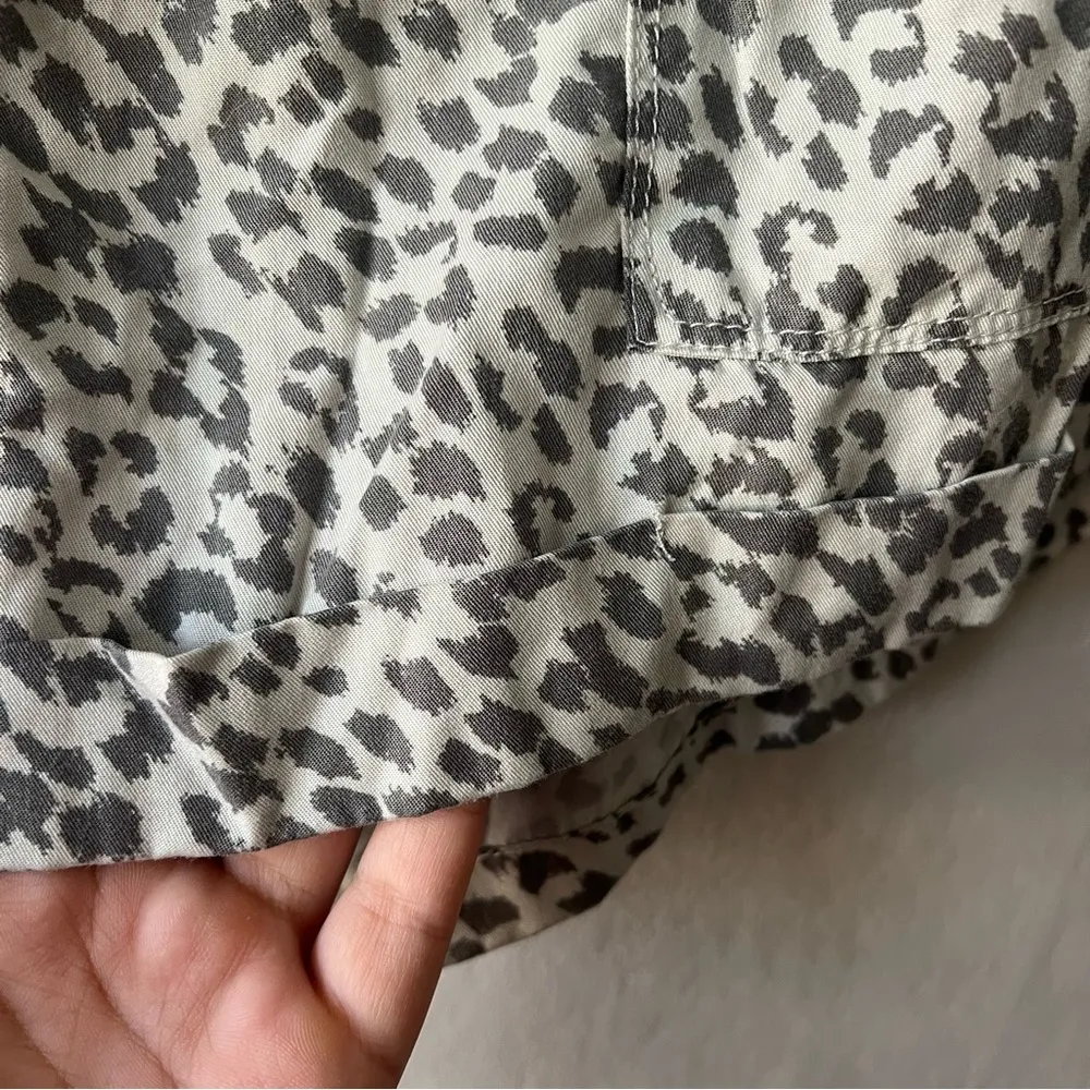 Aerie Paperbag Tie Shorts White Grey Animal Print Size Medium - Image 4